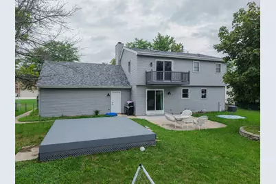 3937 W Heatheridge Dr, Franklin, WI 53132 - Photo 2