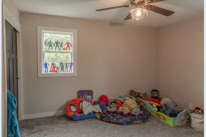 3937 W Heatheridge Dr, Franklin, WI 53132 - Photo 12