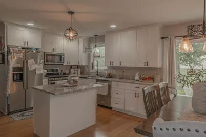 3937 W Heatheridge Dr, Franklin, WI 53132 - Photo 6