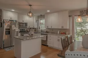 3937 W Heatheridge Dr, Franklin, WI 53132 - Photo 6