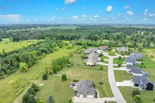 W1799 Heathmor Dr, Sheboygan, WI 53083 - Photo 4