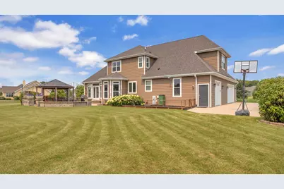 W1799  Heathmor Dr, Sheboygan, WI 53083 - Photo 46