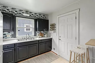 2616  Meadow Ln, Manitowoc, WI 54220 - Photo 12