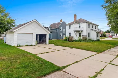 2616  Meadow Ln, Manitowoc, WI 54220 - Photo 32