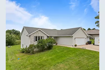 32 E Sunset Dr, Milton, WI 53563 - Photo 2