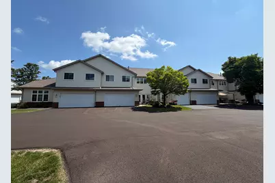 2412  Fox River Pkwy #H, Waukesha, WI 53189 - Photo 2