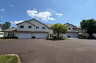 2412 Fox River Pkwy, Waukesha, WI 53189 - Photo 2