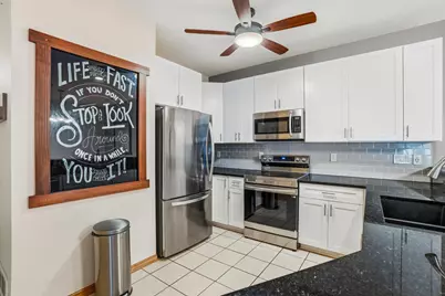 2412  Fox River Pkwy #H, Waukesha, WI 53189 - Photo 2