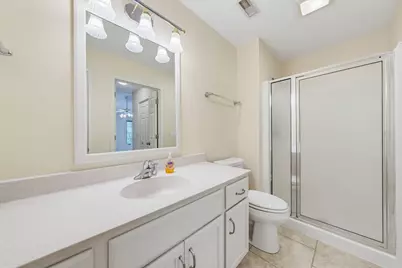 2215  Circle Ridge Dr #B, Delafield, WI 53018 - Photo 18