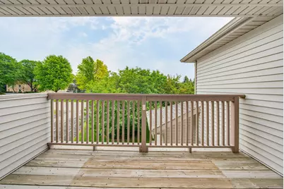 2215  Circle Ridge Dr #B, Delafield, WI 53018 - Photo 8