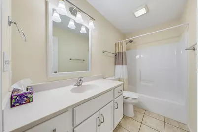 2215  Circle Ridge Dr #B, Delafield, WI 53018 - Photo 22
