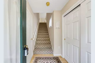 2215  Circle Ridge Dr #B, Delafield, WI 53018 - Photo 4