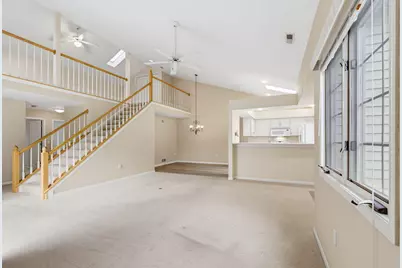 2215  Circle Ridge Dr #B, Delafield, WI 53018 - Photo 6