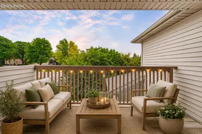 2215  Circle Rdg #B, Delafield, WI 53018 - Photo 12