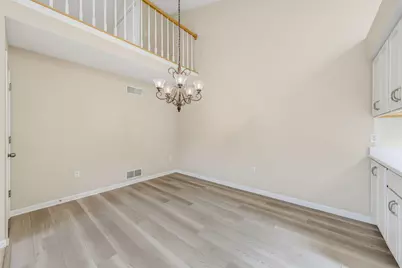 2215  Circle Ridge Dr #B, Delafield, WI 53018 - Photo 10