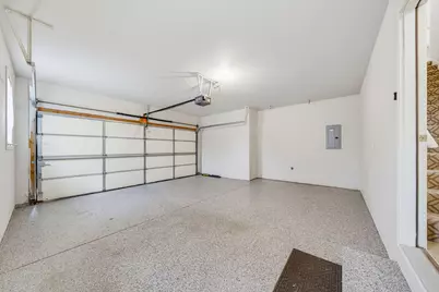 2215  Circle Rdg #B, Delafield, WI 53018 - Photo 36