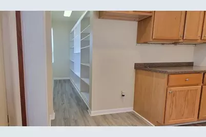 1201 S 75th St, West Allis, WI 53214 - Photo 10