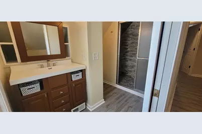1201 S 75th St, West Allis, WI 53214 - Photo 12