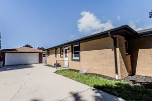 4355 S Honey Creek Dr, Greenfield, WI 53220 - Photo 22