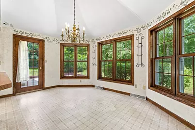 4228 W Tumblecreek Dr, Franklin, WI 53132 - Photo 8