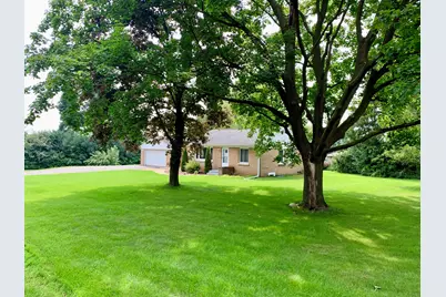 14865  Pershing Dr, Brookfield, WI 53005 - Photo 2