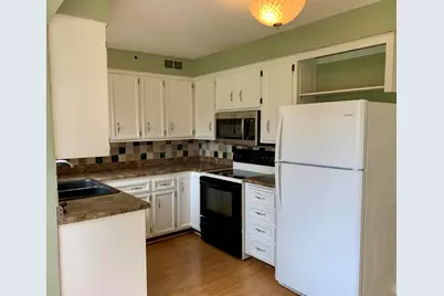 14865  Pershing Dr, Brookfield, WI 53005 - Photo 6