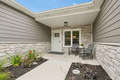 4050 S 124th St #201, Greenfield, WI 53228 - Photo 2