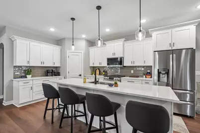 4050 S 124th St #201, Greenfield, WI 53228 - Photo 4