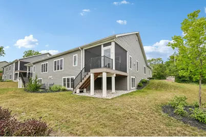 4050 S 124th St #201, Greenfield, WI 53228 - Photo 6