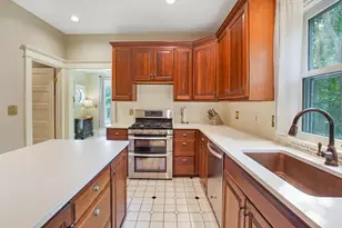 605 W Wisconsin Ave, Oconomowoc, WI 53066 - Photo 10