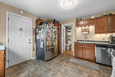 213  Kettle Moraine Dr, Slinger, WI 53086 - Photo 8