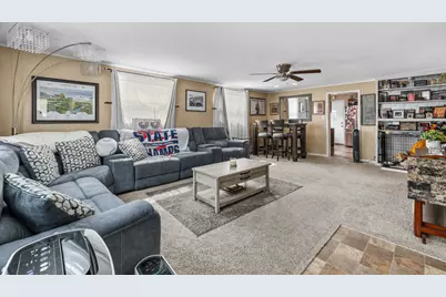 213  Kettle Moraine Dr, Slinger, WI 53086 - Photo 10