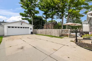 213 Kettle Moraine Dr, Slinger, WI 53086 - Photo 22