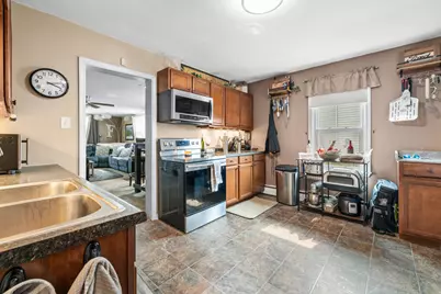 213  Kettle Moraine Dr, Slinger, WI 53086 - Photo 6