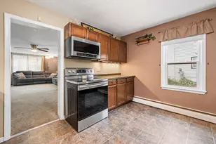 213 Kettle Moraine Dr, Slinger, WI 53086 - Photo 10