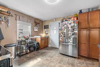 213  Kettle Moraine Dr, Slinger, WI 53086 - Photo 4