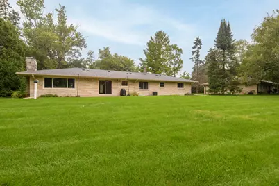 7420 N Longview Ave, Glendale, WI 53209 - Photo 12