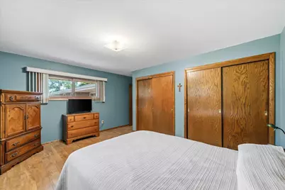 2666 S Seymour Pl, West Allis, WI 53227 - Photo 24