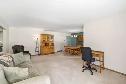 2666 S Seymour Pl, West Allis, WI 53227 - Photo 8