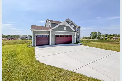W194N15744  East Gate Ct, Jackson, WI 53037 - Photo 2