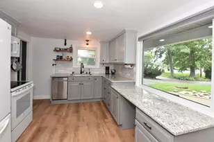 8611 Big Bend Rd, Racine, WI 53185 - Photo 6