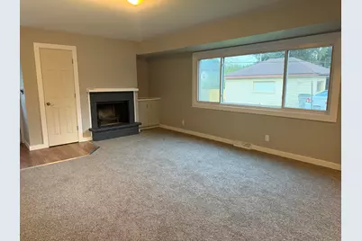 8035 W Warnimont Ave, Milwaukee, WI 53220 - Photo 10
