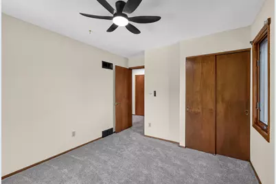 5377 S 48th St, Greenfield, WI 53220 - Photo 44