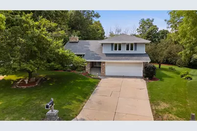 5377 S 48th St, Greenfield, WI 53220 - Photo 4