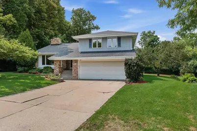 5377 S 48th St, Greenfield, WI 53220 - Photo 2