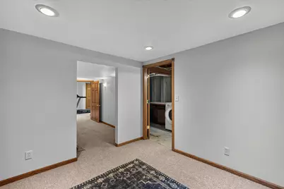 5377 S 48th St, Greenfield, WI 53220 - Photo 30