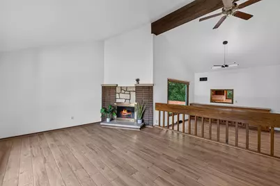 5377 S 48th St, Greenfield, WI 53220 - Photo 14
