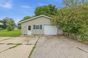 1307 E Lake St, Horicon, WI 53032 - Photo 20