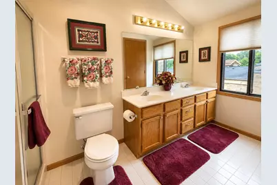 116 E Freistadt Rd #H, Thiensville, WI 53092 - Photo 14