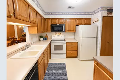 116 E Freistadt Rd #H, Thiensville, WI 53092 - Photo 8